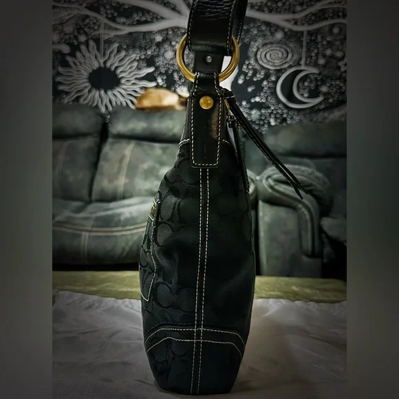 Vintage Coach soho Black Shoulder Bag with Cherry Charm 2006 - Picture 13 of 17